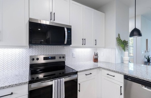 Freeport Apartment | Landing | Beautiful 2BD, Game Room, Yoga Studio