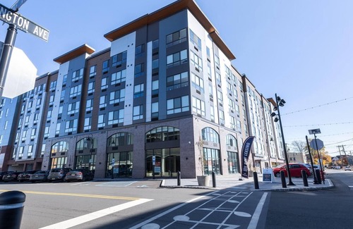 Carteret Apartment | Landing | Beautiful 2BD, Gym, Rooftop Lounge
