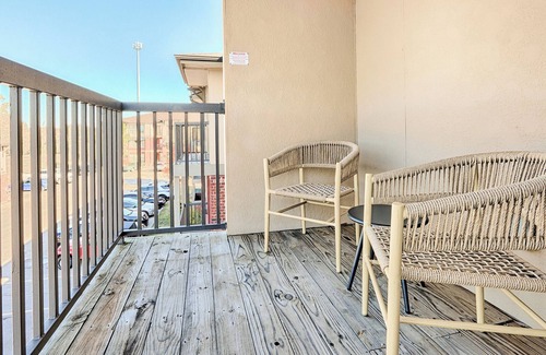 Jenks Apartment | Landing | Chic 1BD, Clubhouse, Courtyard