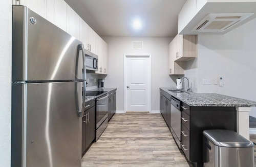 Charlotte Apartment | Landing | Chic 1BD, Gym, Clubhouse