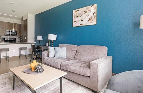 Memorial Apartment | Landing | Chic 1BD, Gym