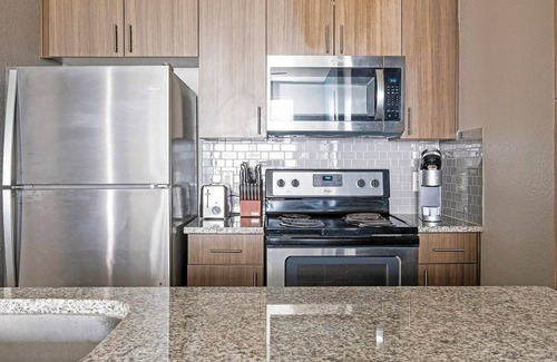 Memorial Apartment | Landing | Chic 1BD, Gym