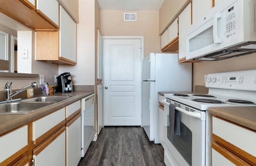 Fort Worth Apartment | Landing | Chic 1BD, Pool, Gym
