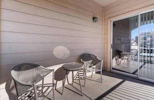 Fort Worth Apartment | Landing | Chic 1BD, Pool, Gym