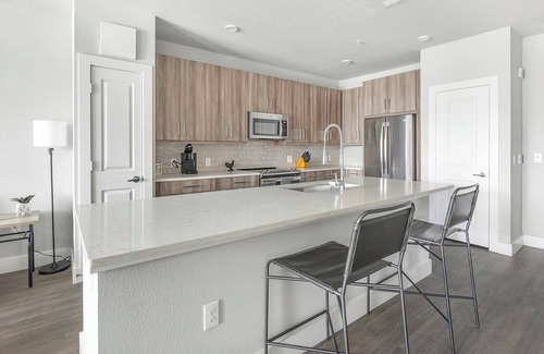 Katy Apartment | Landing | Chic 1BD, Pool, Courtyard