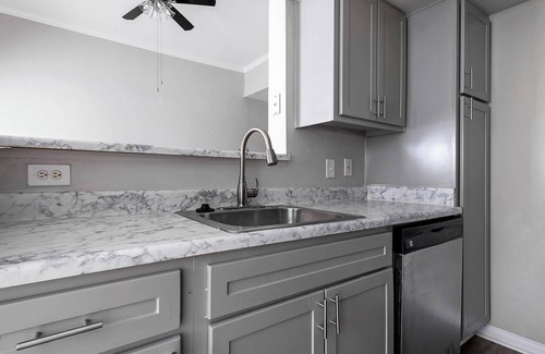 Briarforest Apartment | Landing | Chic 1BD, Pool, Gym