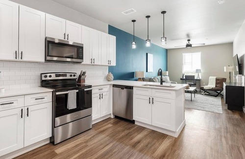Goodyear Apartment | Landing | Chic 2BD, Clubhouse