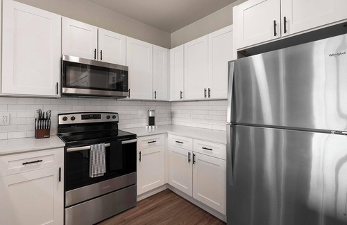 Goodyear Apartment | Landing | Chic 2BD, Clubhouse