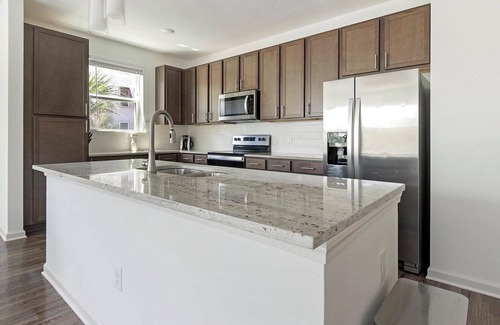 San Marco Apartment | Landing | Chic 2BD, Gym, Pool