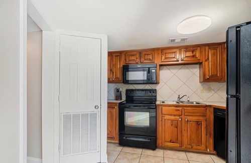 Mid City North Apartment | Landing | Chic 2BD, Gym, Pool