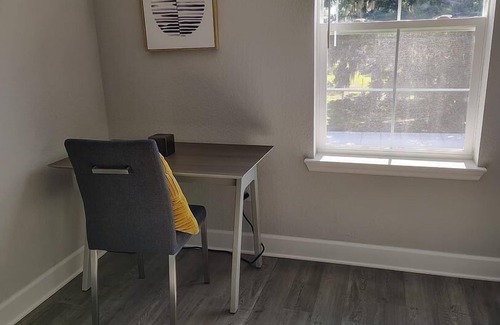 Newberry Apartment | Landing | Chic 2BD, Gym, Pool