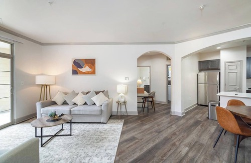 Corryville Apartment | Landing | Chic 2BD, Gym, Clubhouse