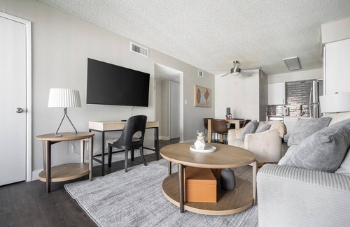 Maryvale Apartment | Landing | Chic 2BD in Maryvale Village