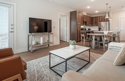 Seguin Apartment | Landing | Chic 2BD, Pool, Gym