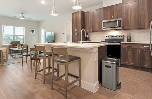 Seguin Apartment | Landing | Chic 2BD, Pool, Gym