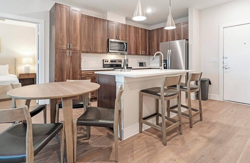 Seguin Apartment | Landing | Chic 2BD, Pool, Gym