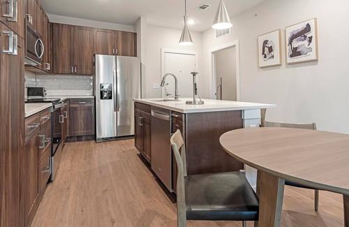 Seguin Apartment | Landing | Chic 2BD, Pool, Gym