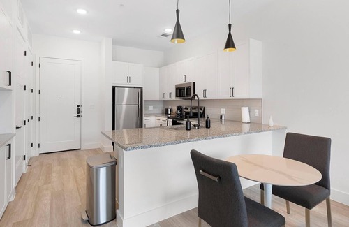 Denton Apartment | Landing | Chic Studio, Gym