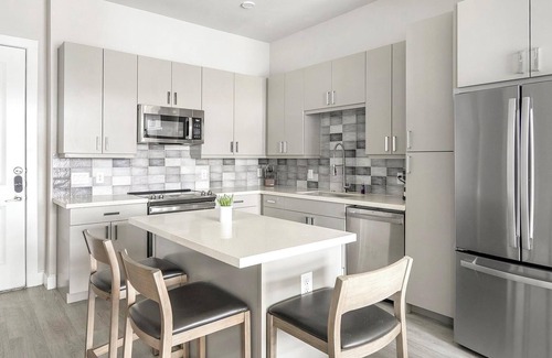 Round Rock Apartment | Landing | Incredible 1BD, Gym, Clubhouse