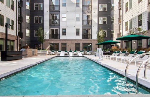 Downtown Apartment | Landing | Incredible 1BD, Gym, Pool