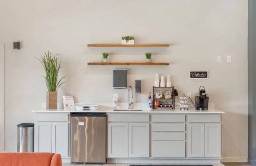 South Tulsa Apartment | Landing | Incredible 1BD, Gym, Clubhouse