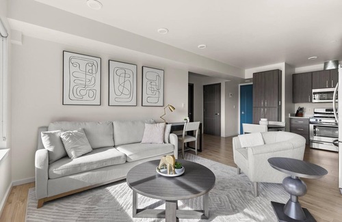 Hayden Island Apartment | Landing | Incredible 1BD, Gym, Clubhouse