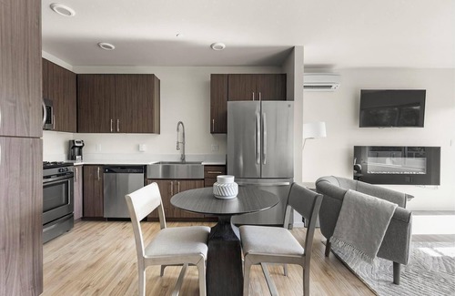 Hayden Island Apartment | Landing | Incredible 1BD, Gym, Clubhouse