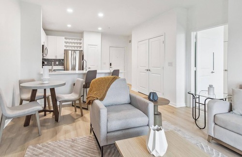 Eden Apartment | Landing | Incredible 1BD, Pool, Gym