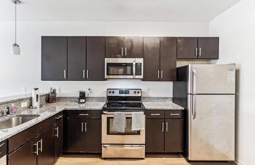 Eden Apartment | Landing | Incredible 1BD, Clubhouse, Gym