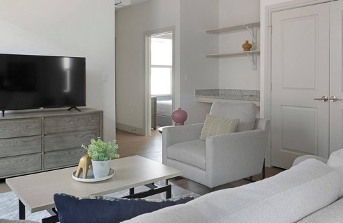 Tarrant County Apartment | Landing | Incredible 2BD, Pool, Clubhouse