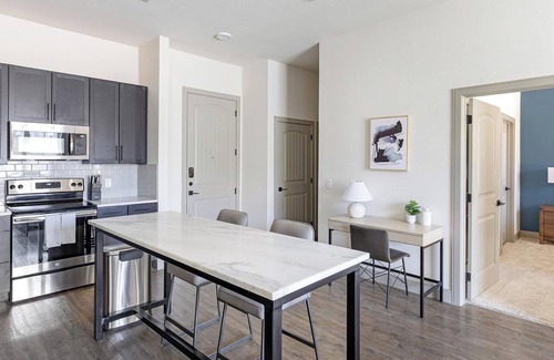 Denton Apartment | Landing | Incredible 2BD, Courtyard, Clubhouse
