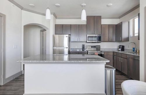 Manor Apartment | Landing | Incredible 2BD, Clubhouse, Pool