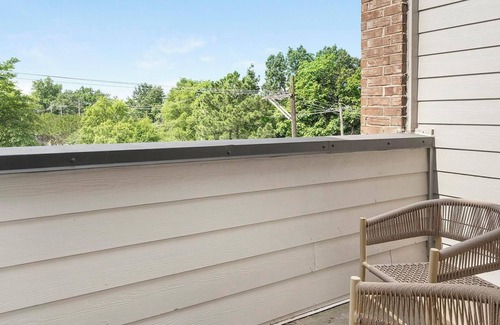 New Pathways Apartment | Landing | Incredible 2BD, Clubhouse, Gym