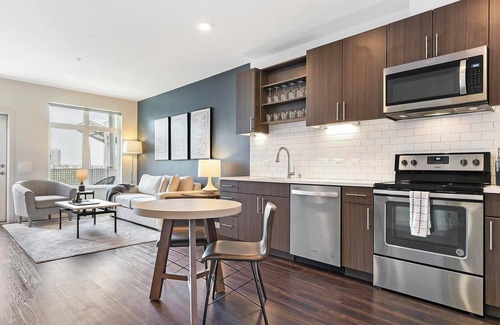 Molalla Apartment | Landing | Incredible 2BD, Gym, Clubhouse