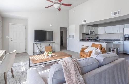 Broken Arrow Apartment | Landing | Incredible 2BD, Pool, Gym
