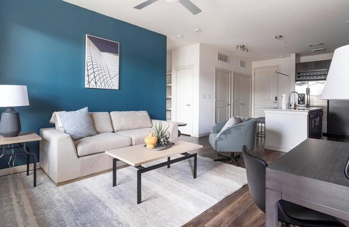 Wetmore Apartment | Landing | Incredible 2BD, Gym, Courtyard