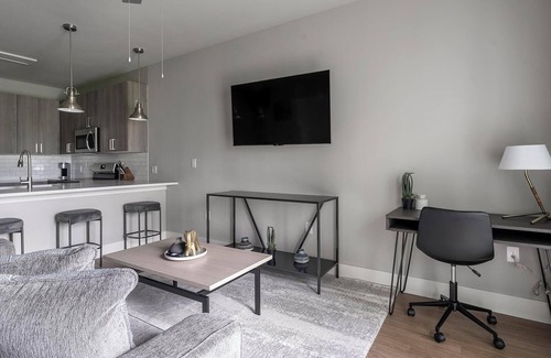 Fort Myers Apartment | Landing | Modern 1BD, Clubhouse, Gym