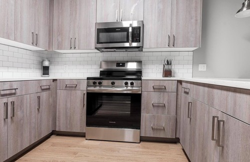 Fort Myers Apartment | Landing | Modern 1BD, Clubhouse, Gym