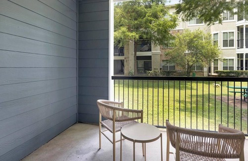 Richmond Apartment | Landing | Modern 1BD, Clubhouse, Gym