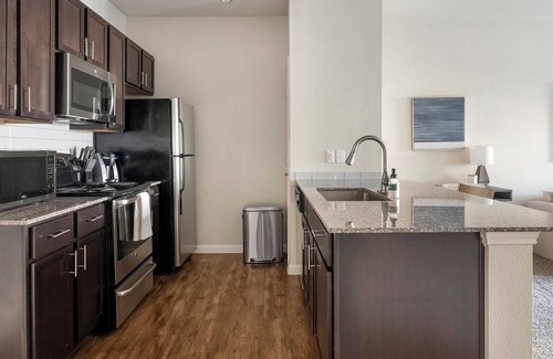 Austin Apartment | Landing | Modern 1BD, Clubhouse, Pool