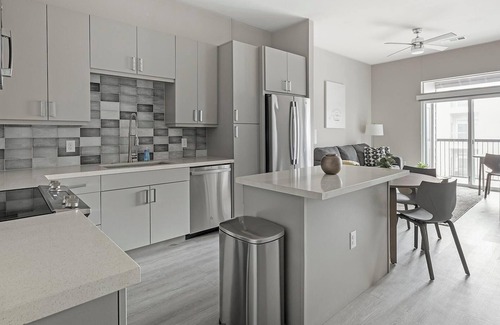 Round Rock Apartment | Landing | Modern 1BD, Gym, Pool