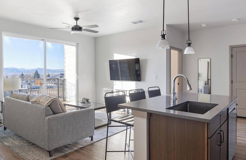 Littleton Apartment | Landing | Modern 1BD, Gym, Clubhouse