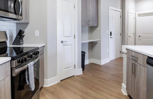 Fort Myers Apartment | Landing | Modern 1BD, Pool, Gym