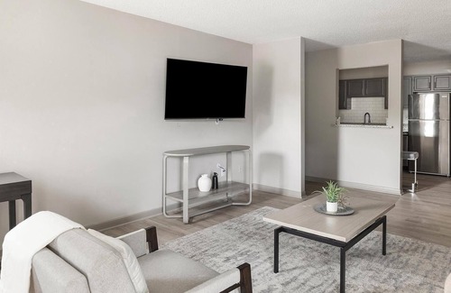 Huntsville Apartment | Landing | Modern 1BD, Pool, Clubhouse