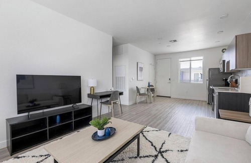 Goodyear Apartment | Landing | Modern 1BD, Pool, Courtyard
