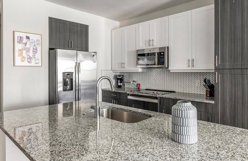 McKinney Apartment | Landing | Modern 1BD, Pool, Clubhouse
