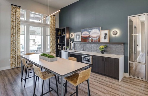 Fate Apartment | Landing | Modern 1BD, Pool, Gym