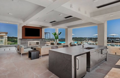 Austin Apartment | Landing | Modern 1BD, Pool, Clubhouse
