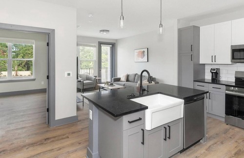 Northside Apartment | Landing | Modern 1BD, Gym, Pool
