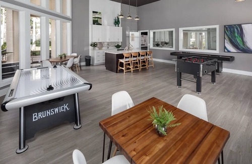 Southside Apartment | Landing | Modern 1BD, Yoga Studio